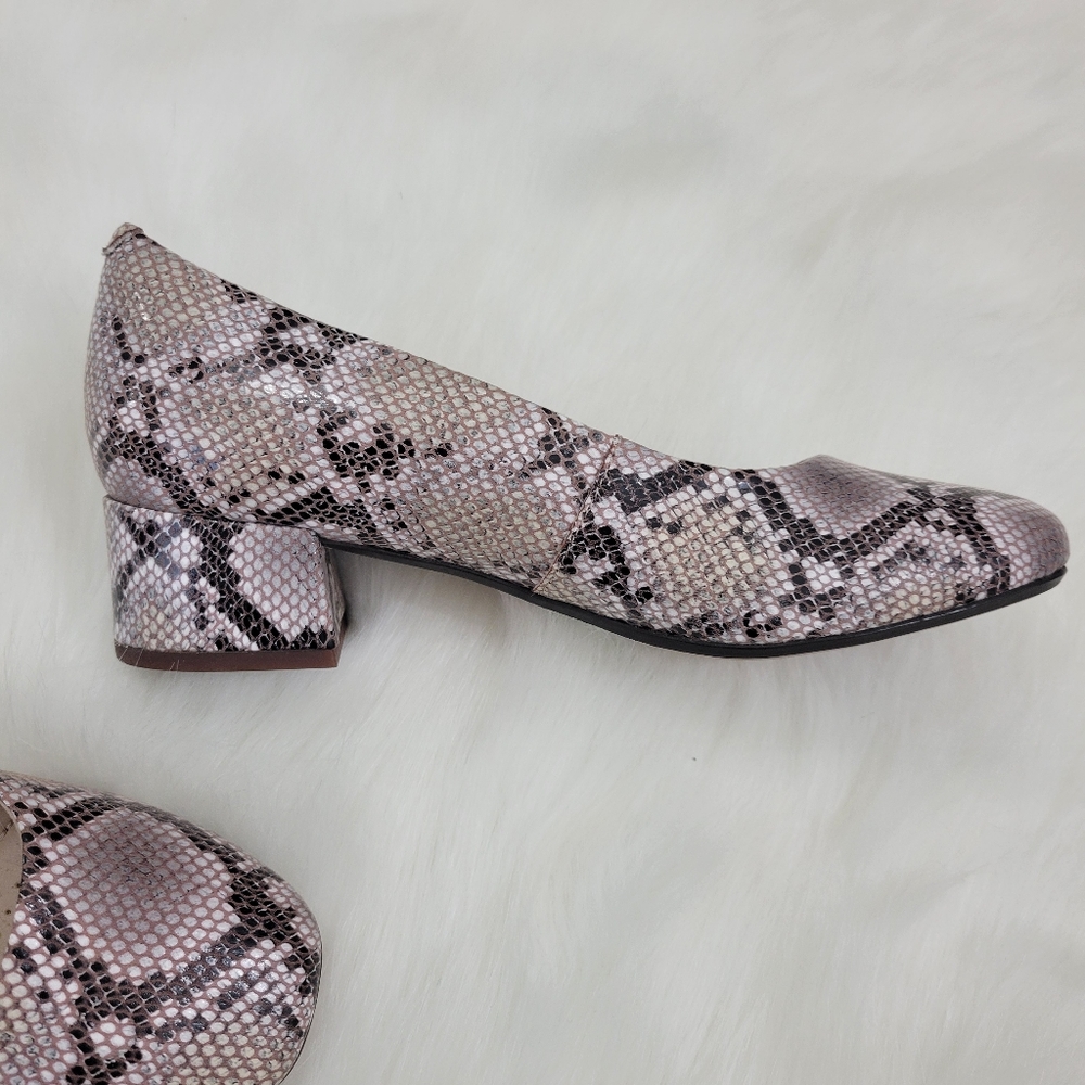 Clarks Marilyn Leah Snake Python Pumps 8 - Picture 3 of 6